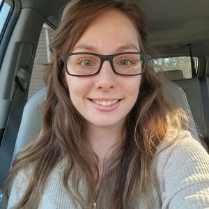 Meet your Posher, Debrada